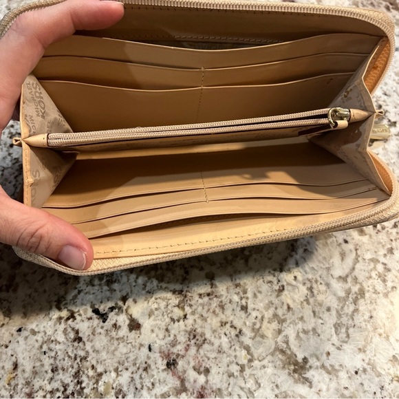 MICHAEL KORS WOMENS BEIGE LEATHER MEDIUM WALLET ZIP AROUND 4” X 8” - Picture 8 of 10